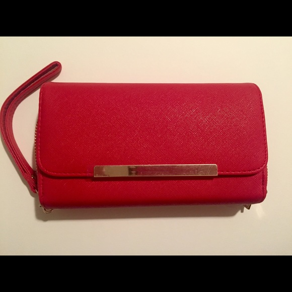 Red Wristlet/Wallet - Picture 3 of 6